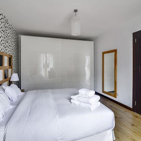 Big Stylish And Modern Apartment In Madrid Centre Exterior photo