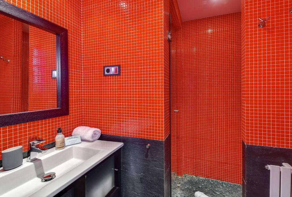 Big Stylish And Modern Apartment In Madrid Centre Exterior photo