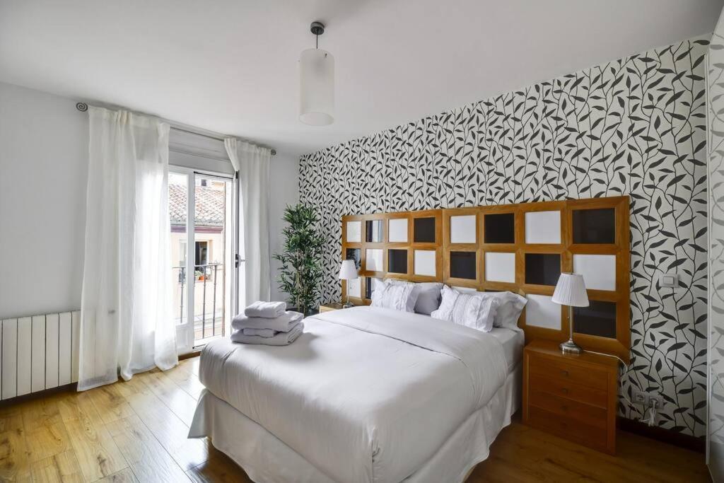 Big Stylish And Modern Apartment In Madrid Centre Exterior photo