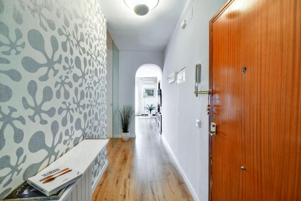 Big Stylish And Modern Apartment In Madrid Centre Exterior photo