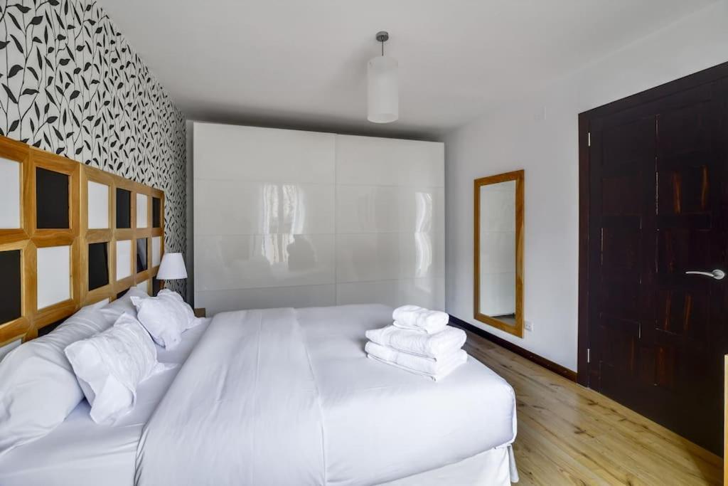 Big Stylish And Modern Apartment In Madrid Centre Exterior photo
