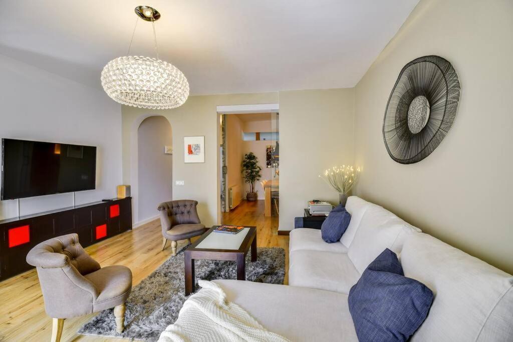 Big Stylish And Modern Apartment In Madrid Centre Exterior photo